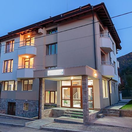 Family Hotel Relaxa Сапарева-Баня Экстерьер фото